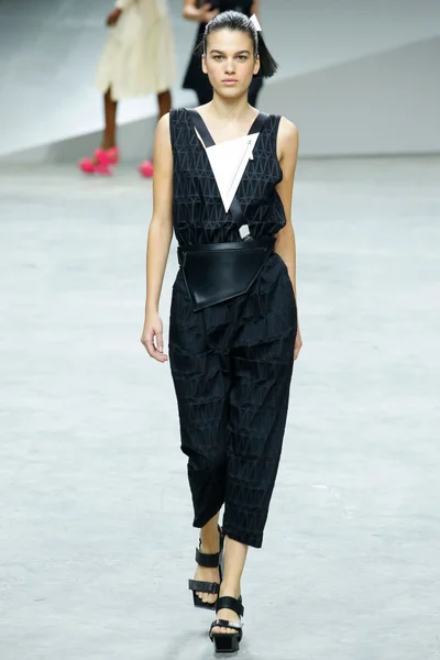 Look 13